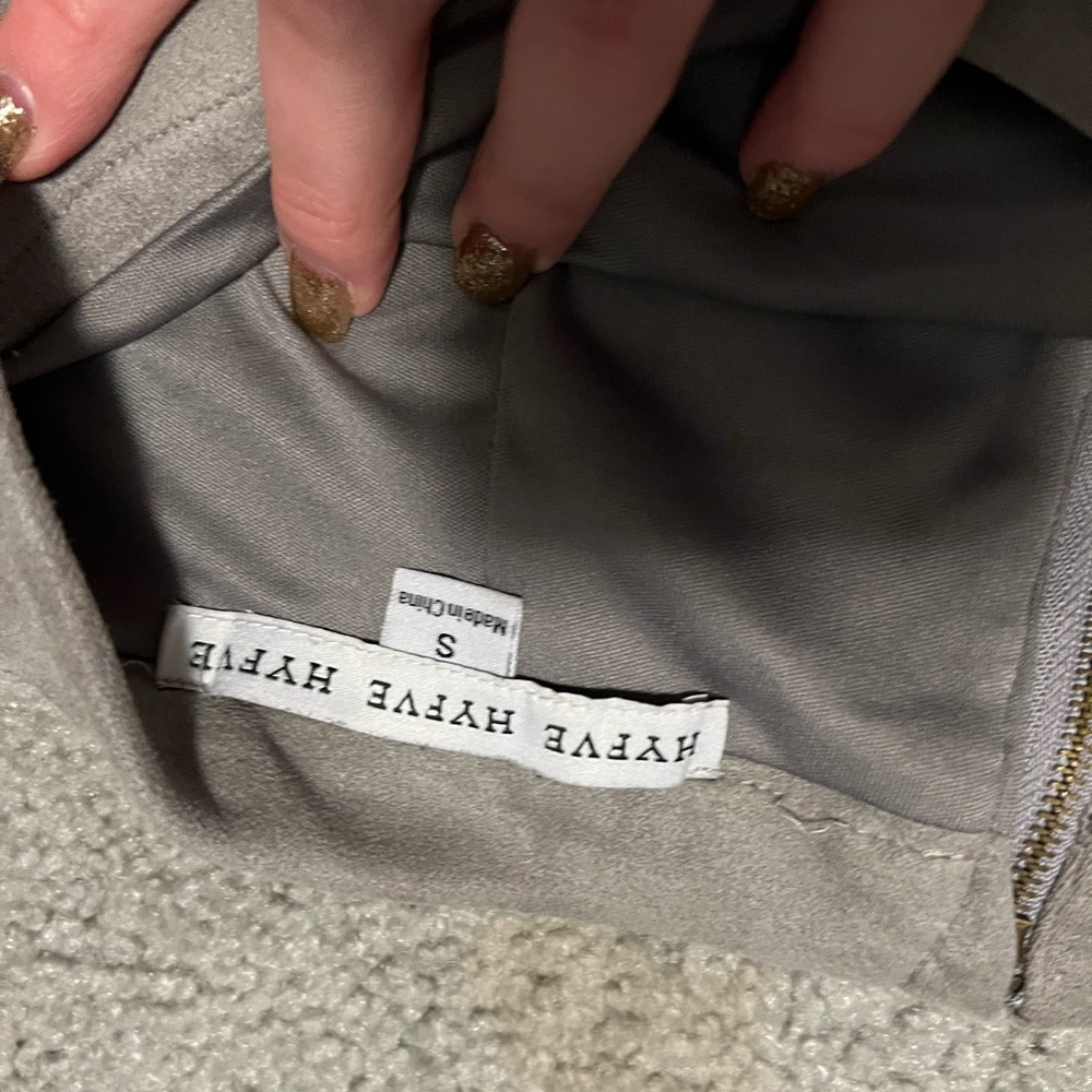 gray button skirt - Picture 2 of 3